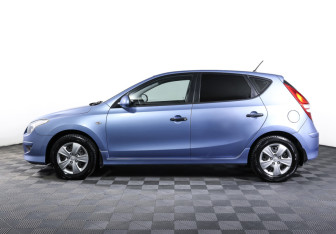 Подержанный автомобиль Hyundai i30 Hatchback 2011 года (8 фото)