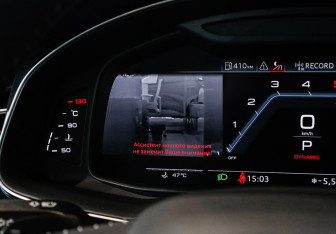 Подержанный автомобиль Audi Q8 2019 года (29 фото)