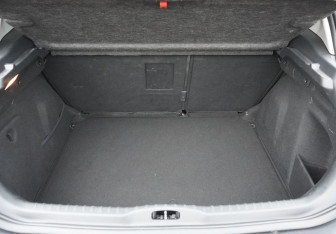 Подержанный автомобиль Peugeot 308 Hatchback 2010 года (9 фото)