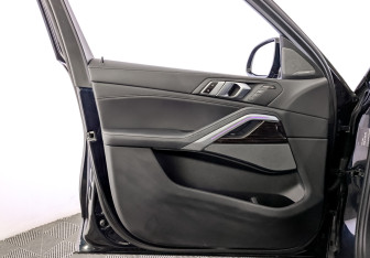 Подержанный автомобиль BMW X6 2023 года (19 фото)