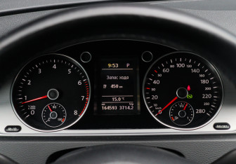 Подержанный автомобиль Volkswagen Passat CC 2012 года (16 фото)