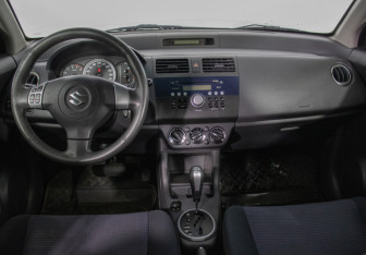 Подержанный автомобиль Suzuki Swift Hatchback 2008 года (13 фото)