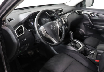 Подержанный автомобиль Nissan X-Trail 2018 года (5 фото)