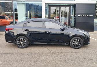 Подержанный автомобиль Kia Rio Sedan 2017 года (4 фото)