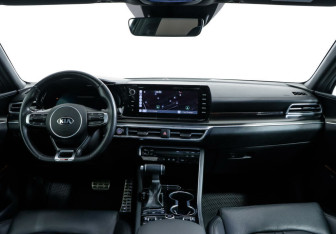 Подержанный автомобиль Kia K5 2021 года (6 фото)