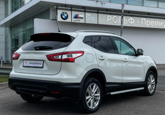 Подержанный автомобиль Nissan Qashqai 2014 года (5 фото)