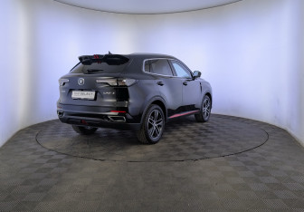 Подержанный автомобиль Changan UNI-S 2024 года (5 фото)