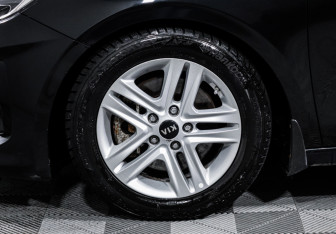 Подержанный автомобиль Kia Ceed Wagon 2019 года (15 фото)