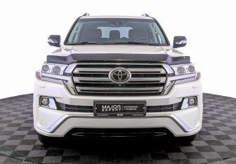 Подержанный автомобиль Toyota Land Cruiser Suv 2016 года (2 фото)