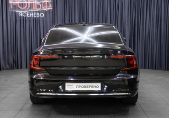 Подержанный автомобиль Volvo S90 2021 года (6 фото)