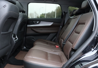 Подержанный автомобиль Chery Tiggo 8 Pro 2022 года (10 фото)