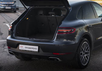 Подержанный автомобиль Porsche Macan 2016 года (23 фото)