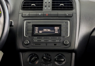 Подержанный автомобиль Volkswagen Polo Sedan 2019 года (15 фото)