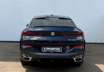 Подержанный автомобиль BMW X6 2023 года (7 фото)