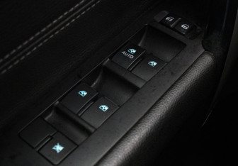 Подержанный автомобиль Chevrolet Captiva 2015 года (14 фото)