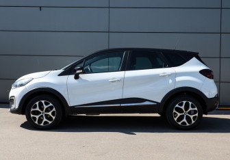Подержанный автомобиль Renault Kaptur 2016 года (8 фото)