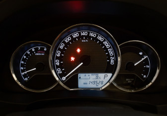 Подержанный автомобиль Toyota Corolla Sedan 2016 года (13 фото)