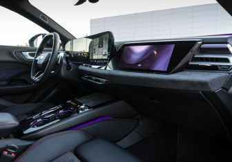 Подержанный автомобиль Audi A5 Liftback 2025 года (15 фото)