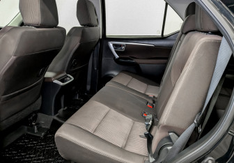 Подержанный автомобиль Toyota Fortuner 2019 года (12 фото)