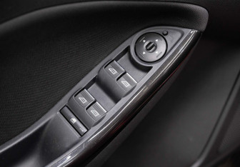 Подержанный автомобиль Ford Focus Wagon 2018 года (24 фото)