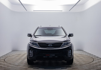 Подержанный автомобиль Kia Sorento 2014 года (8 фото)