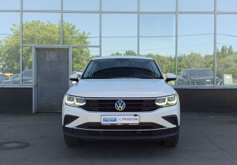 Подержанный автомобиль Volkswagen Tiguan 2021 года (2 фото)