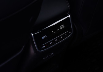 Подержанный автомобиль GAC GS8 2024 года (14 фото)