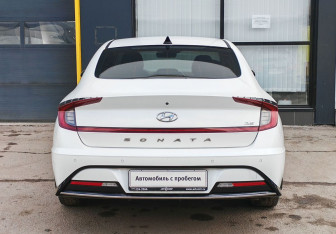 Подержанный автомобиль Hyundai Sonata 2019 года (6 фото)