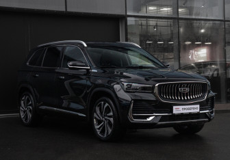 Подержанный автомобиль Geely Monjaro 2024 года (3 фото)