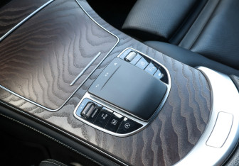 Подержанный автомобиль Mercedes-Benz GLC Coupe 2019 года (18 фото)