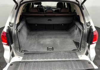 Подержанный автомобиль BMW X5 2017 года (9 фото)