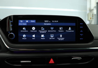 Подержанный автомобиль Hyundai Sonata 2021 года (18 фото)