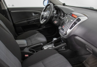 Подержанный автомобиль Kia Ceed Hatchback 2011 года (9 фото)