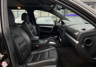 Подержанный автомобиль Porsche Cayenne 2004 года (20 фото)