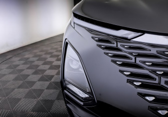 Подержанный автомобиль Omoda C5 2024 года (17 фото)