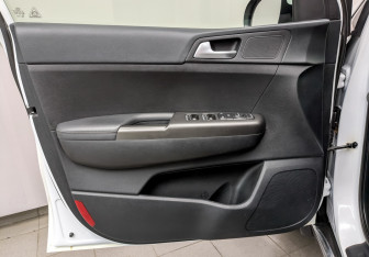 Подержанный автомобиль Kia Sportage 2020 года (19 фото)