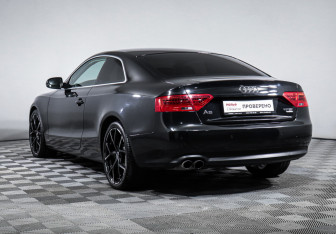 Подержанный автомобиль Audi A5 Coupe 2013 года (7 фото)