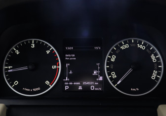 Подержанный автомобиль Land Rover Range Rover Sport 2013 года (9 фото)