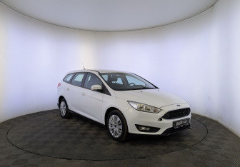 Подержанный автомобиль Ford Focus Wagon 2017 года (3 фото)