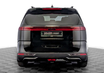 Подержанный автомобиль Kia Carnival 2022 года (6 фото)