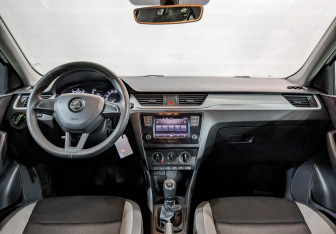 Подержанный автомобиль Skoda Rapid Liftback 2019 года (12 фото)