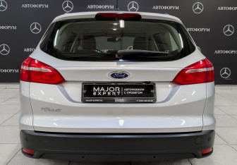 Подержанный автомобиль Ford Focus Wagon 2019 года (6 фото)