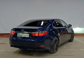 Подержанный автомобиль Lexus ES 2014 года (5 фото)