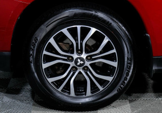 Подержанный автомобиль Mitsubishi ASX 2012 года (5 фото)