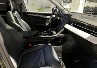 Подержанный автомобиль Geely Atlas 2024 года (10 фото)