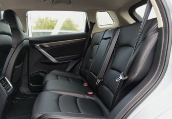 Подержанный автомобиль Geely Atlas Pro 2023 года (23 фото)