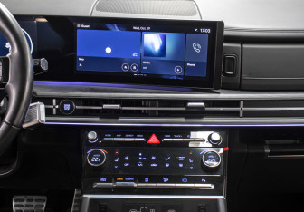 Подержанный автомобиль Hyundai Santa Fe 2023 года (16 фото)