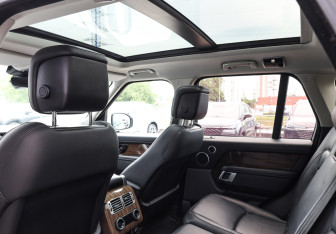 Подержанный автомобиль Land Rover Range Rover Evoque 2019 года (12 фото)