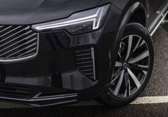 Новый Volvo XC90 2025 (4 фото)