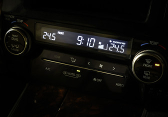 Подержанный автомобиль Toyota Alphard 2018 года (18 фото)